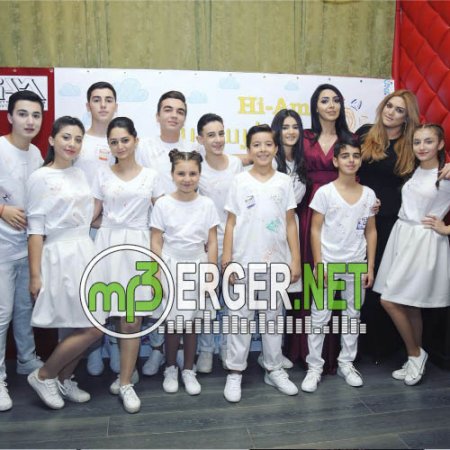 Aprel Xaghagh Project - Hazar Guyner (Thousand Colors) (2018)